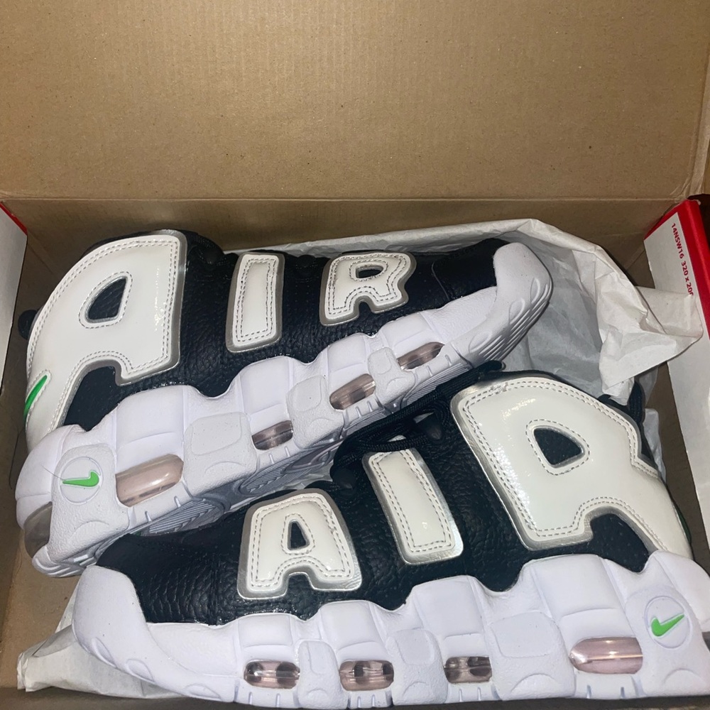 New Nike UpTempo Size 7 Women’s Black and Summit White